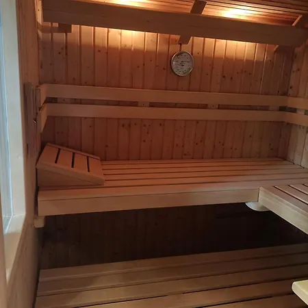 Schoene Mit Whirlpool Und Sauna Apartment *