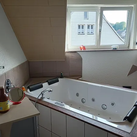 Schoene Mit Whirlpool Und Sauna Homberg (Ohm)